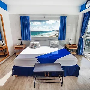 Paradise Beachfront & Nightlife Heart Apartamento